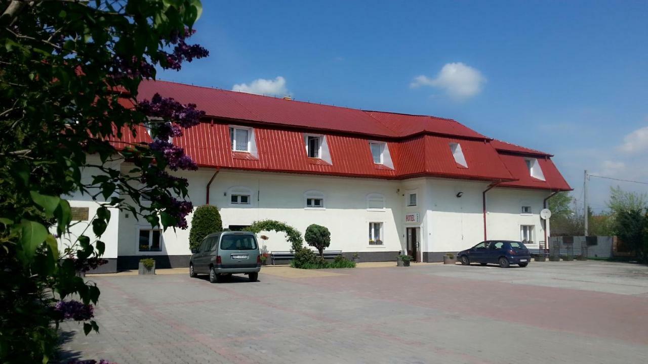 Hotel Faho Przemyśl Kültér fotó